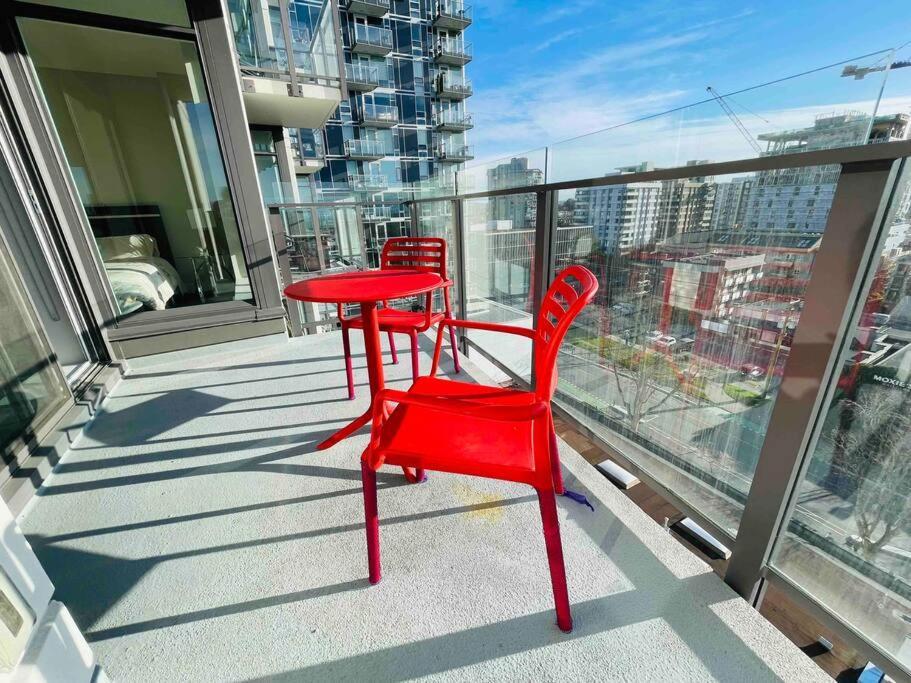 Luxury Downtown 2 Bedroom With Ocean Views