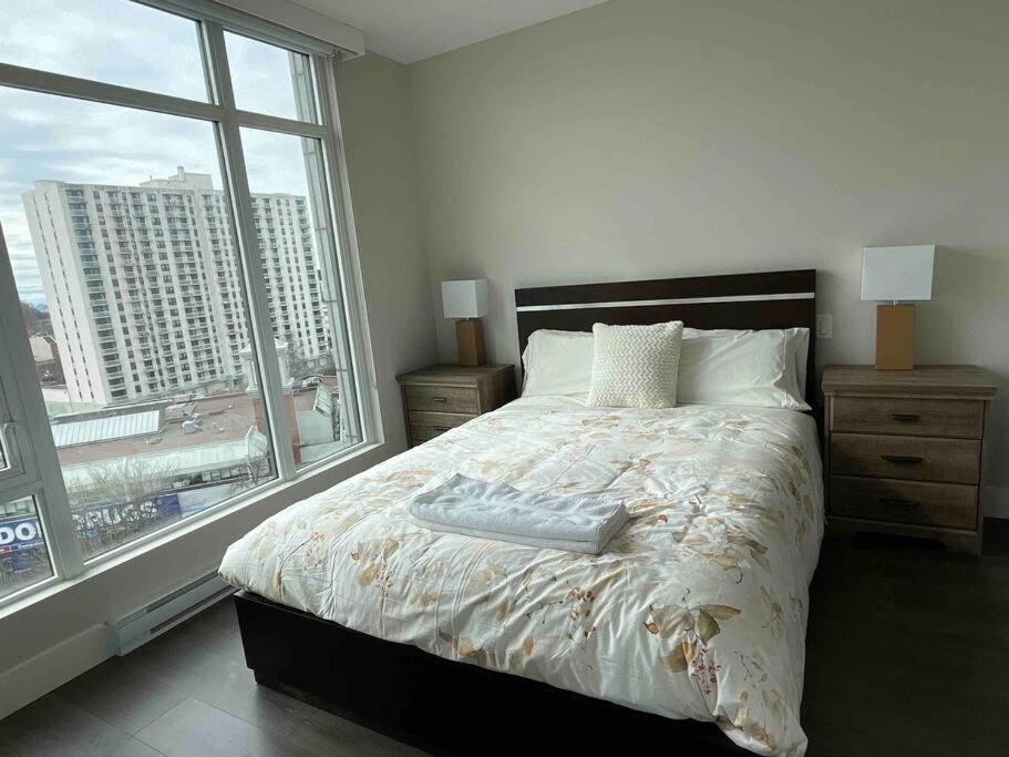 Luxury Downtown 2 Bedroom With Ocean Views * Victoria