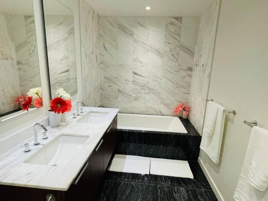 Apartamento Spacious Downtown 2 Bedroom With Pool And Air Conditioning *