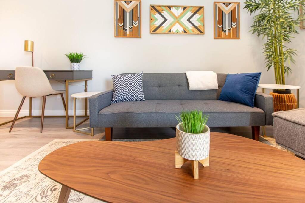 Beautiful & Cozy 1 Bedroom 1 Bath In The Westshore *