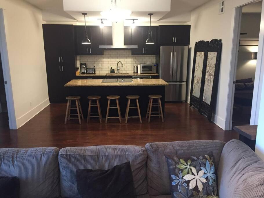 Apartment Downtown Penthouse Victoria