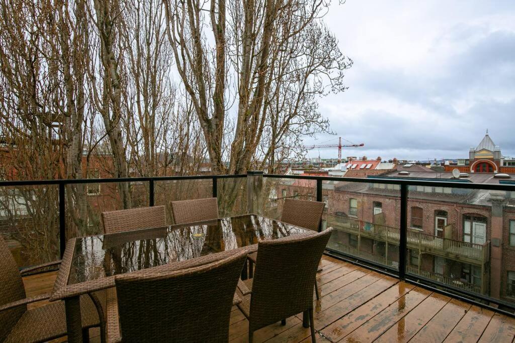 Downtown Penthouse Apartment *