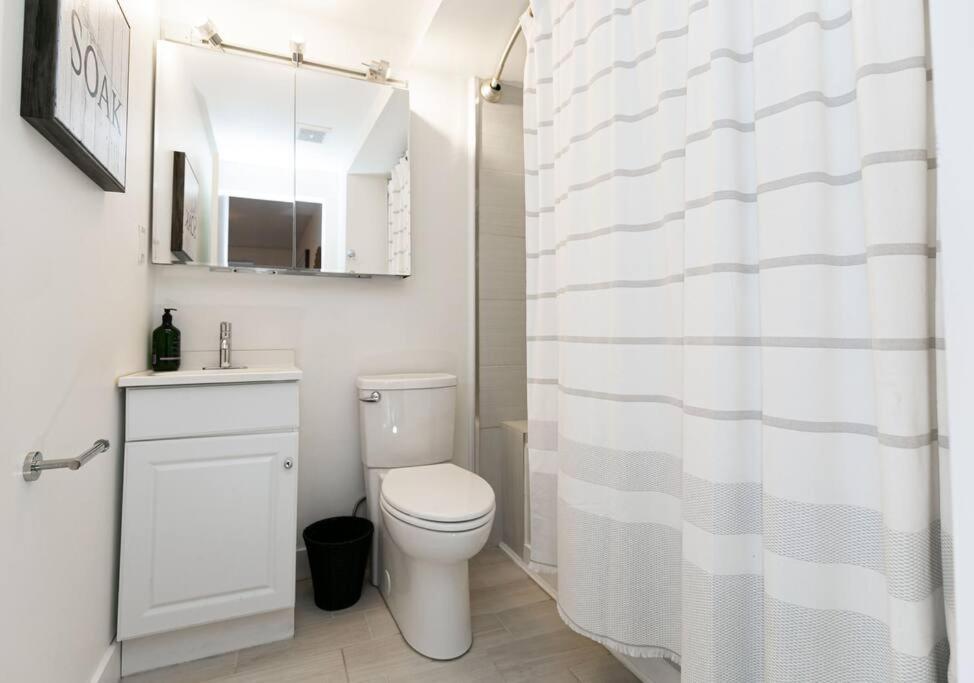 Charming Two-bedroom Getaway With Large Private Yard