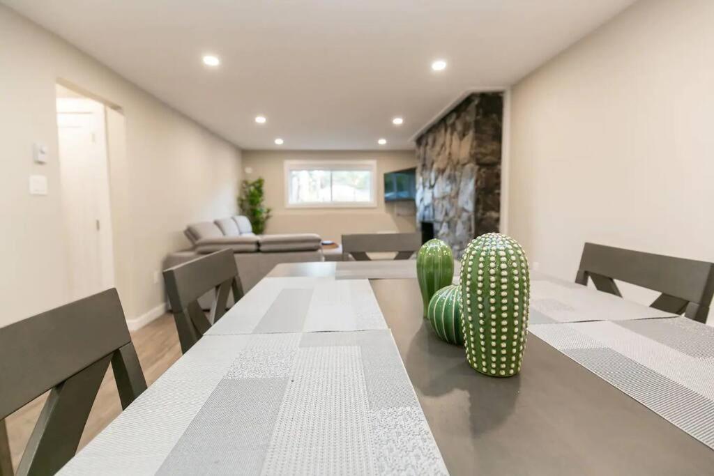 Apartment Renovated 2 Bedroom Apt In Langford *