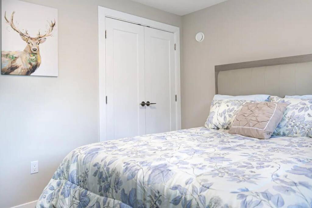 Apartment Renovated 2 Bedroom Apt In Langford *