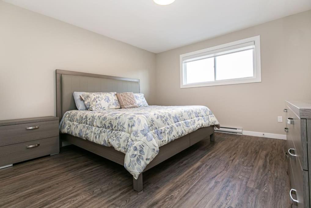 Apartment Newly Renovated 3 Bedroom Victoria