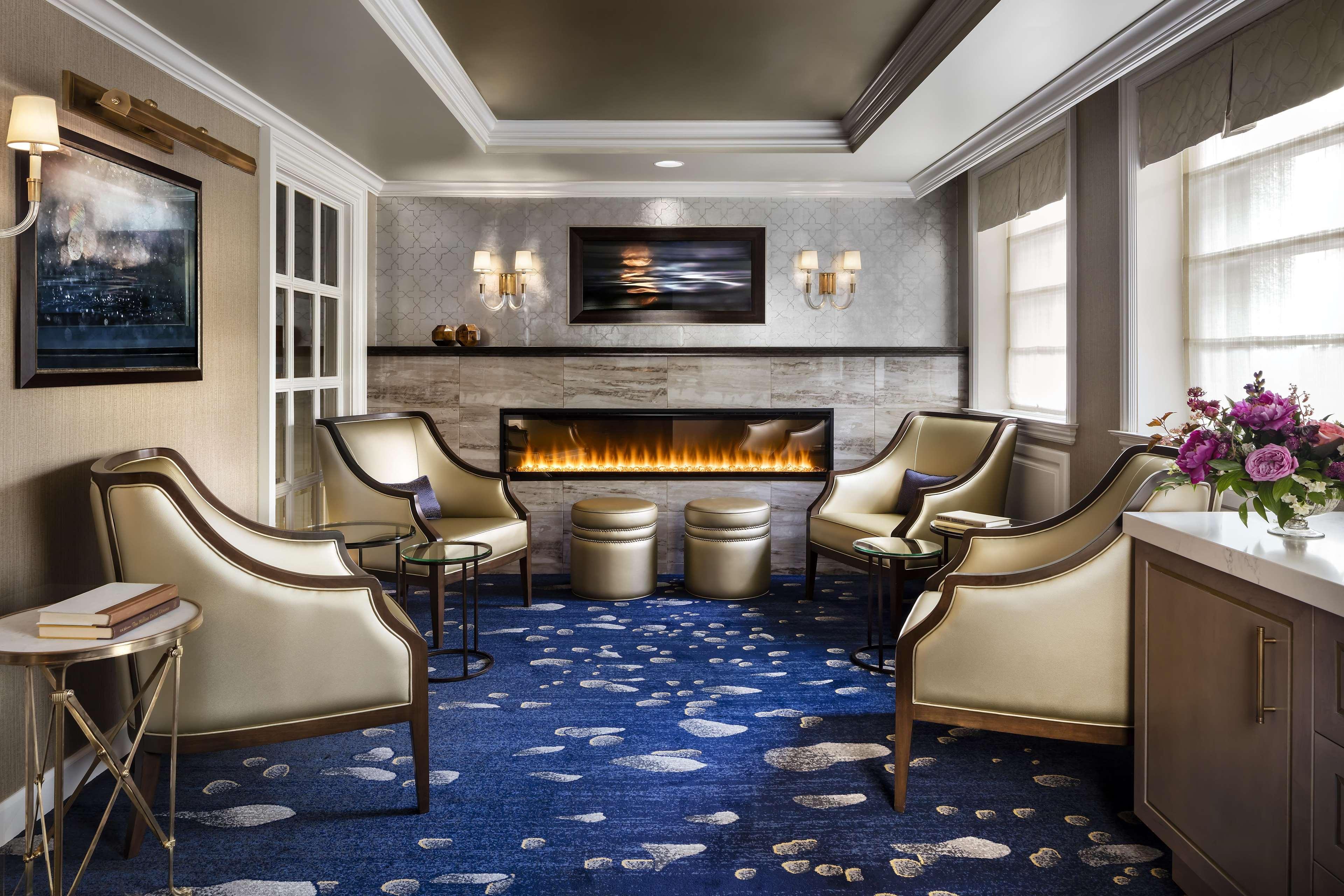 Fairmont Empress 5*