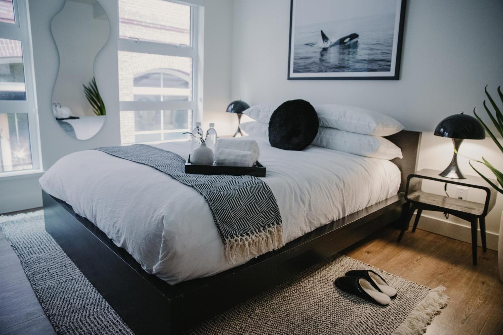 The Orca Pad At Waddigton Flats Apartment *