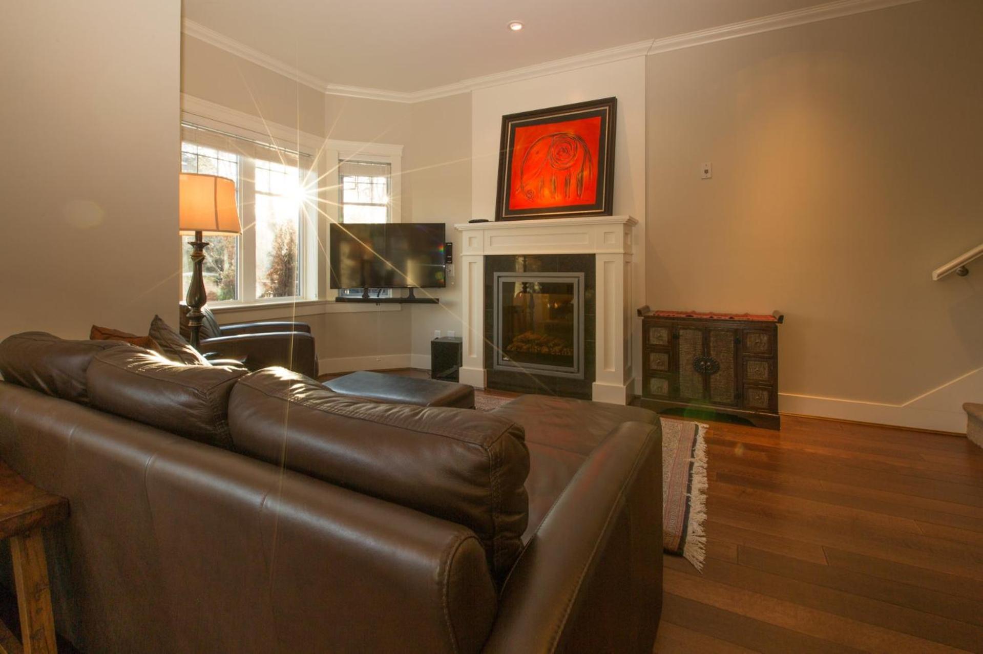Triple Tiered Townhouse *