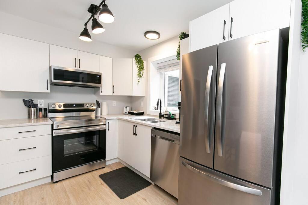 Stylish 1 Bedroom With Access Apartment Victoria
