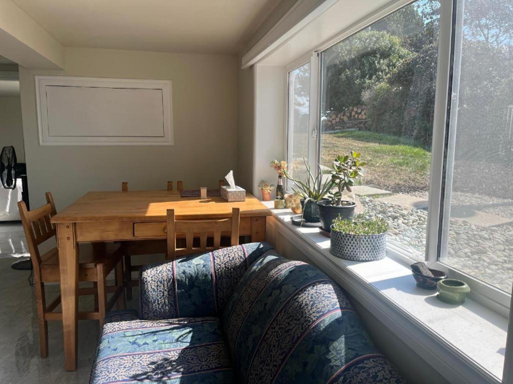 2 Bedroom Suint Water Front