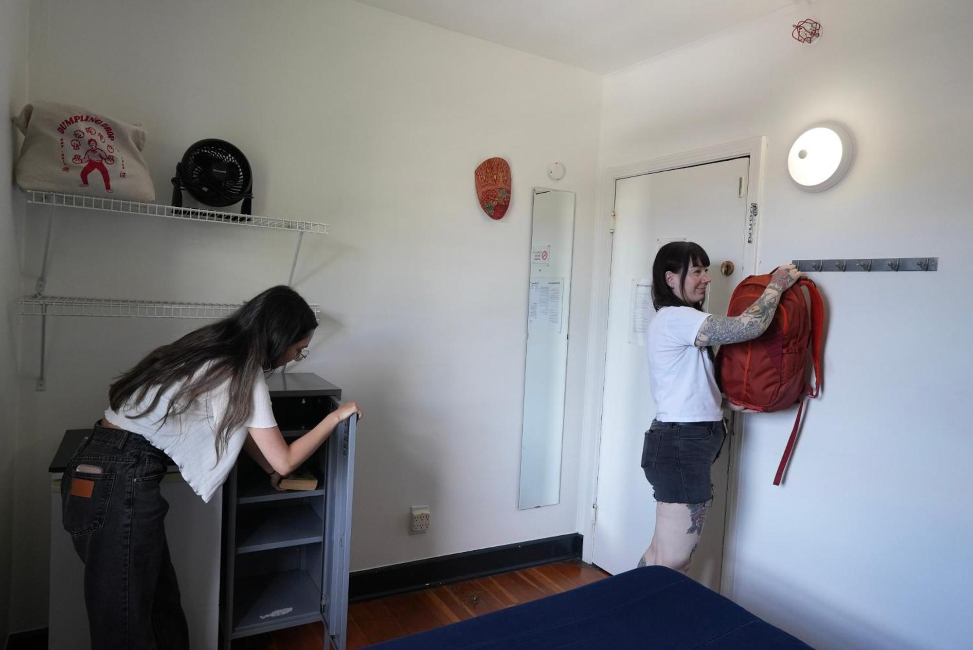 Ocean Island | Backpackers | * Victoria