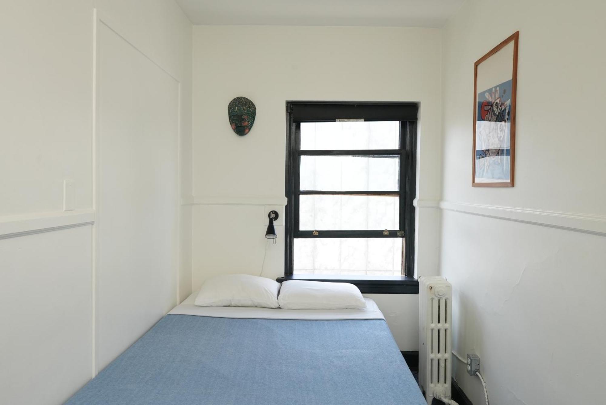 Ocean Island | Backpackers | * Victoria