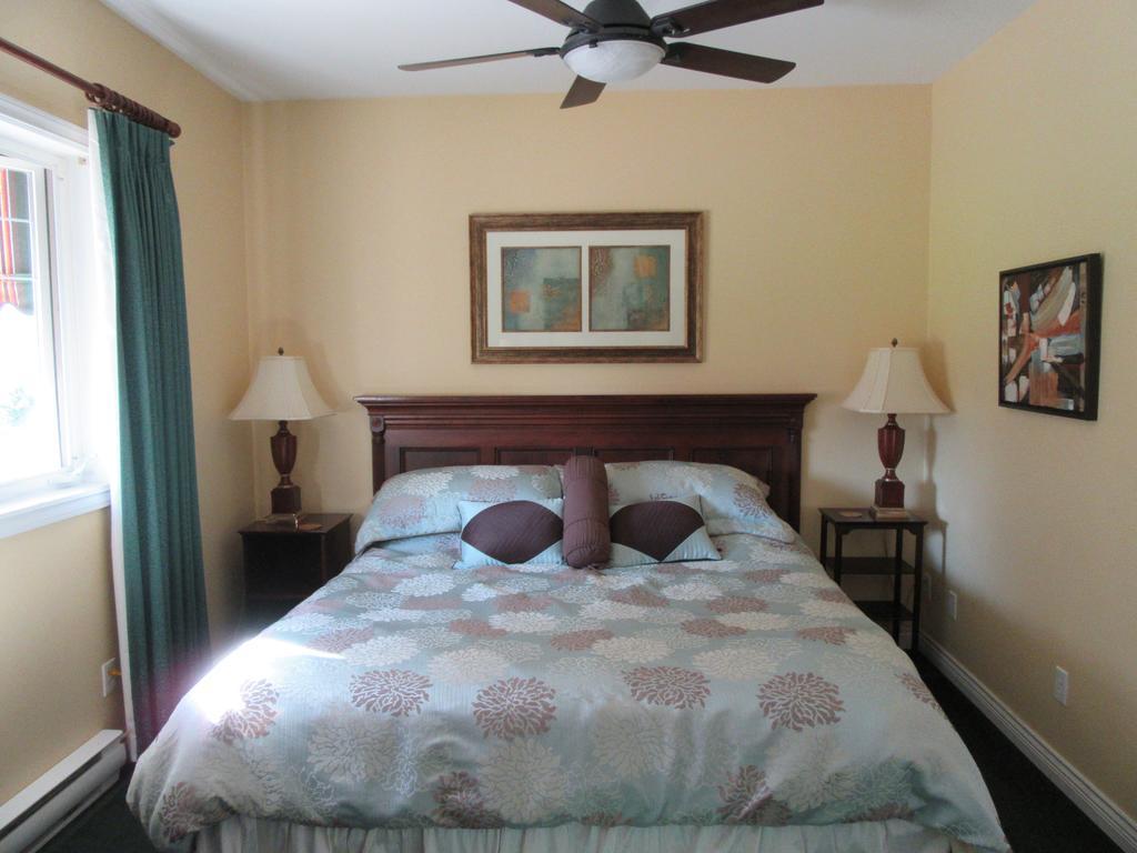 Bed & Breakfast Across The Harbour Bed & Breakfast