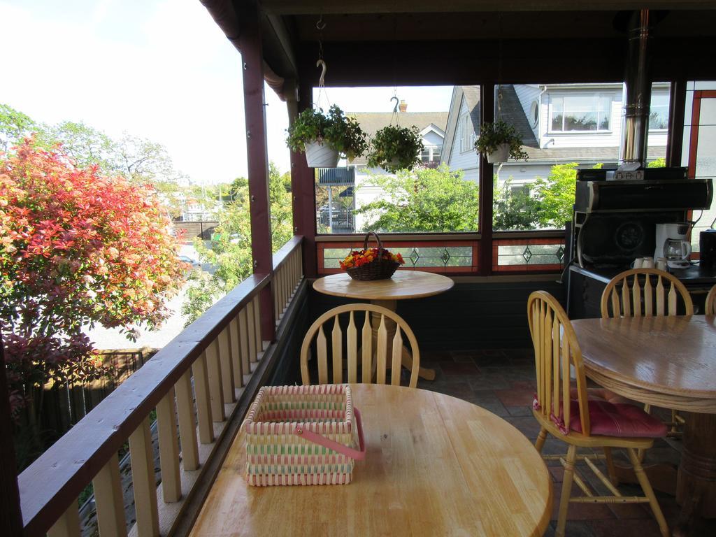 Across The Harbour Bed & Breakfast