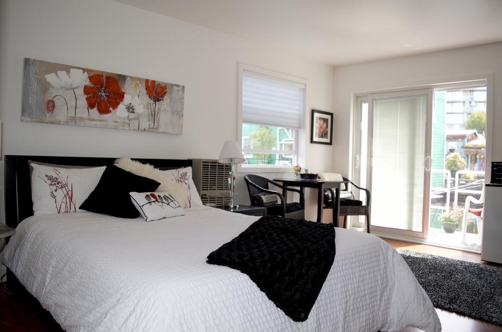 Bed & Breakfast A Float Home B&B In Fisherman'S Wharf Victoria