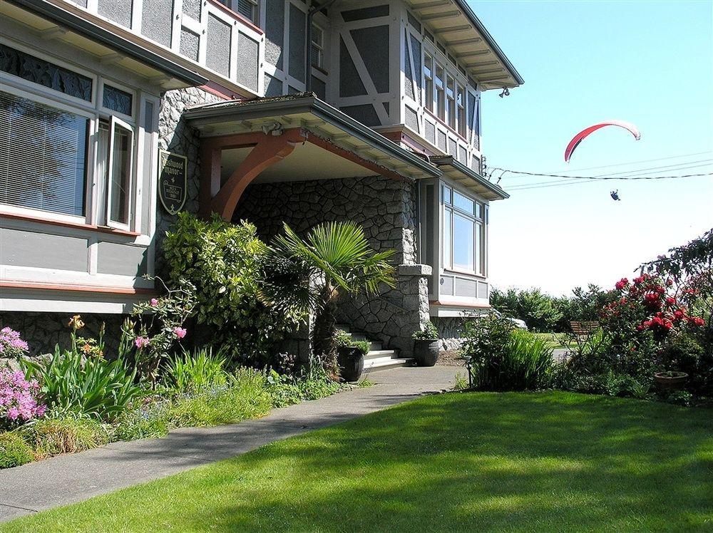 Dashwood Manor Seaside Bed & Breakfast Victoria