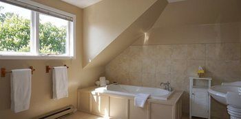 Bed & Breakfast Dashwood Manor Seaside Bed & Breakfast Victoria