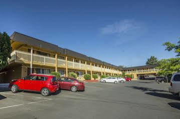 Hotel Comfort And Suites 3*