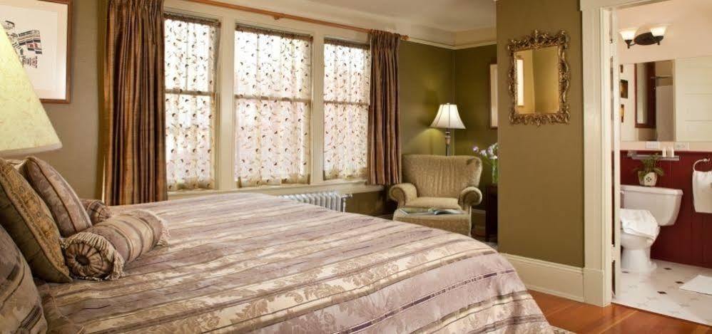 Abbeymoore Manor 5* Victoria