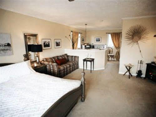 Bed & Breakfast Hemingway's By The Sea