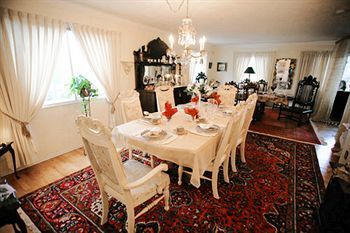 Bed & Breakfast Hemingway's By The Sea Esquimalt