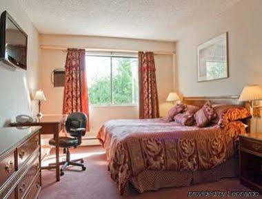 Howard Johnson By Wyndham