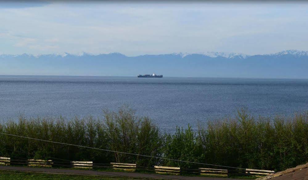 Dashwood Manor Seaside Bed & Breakfast Bed & Breakfast Victoria