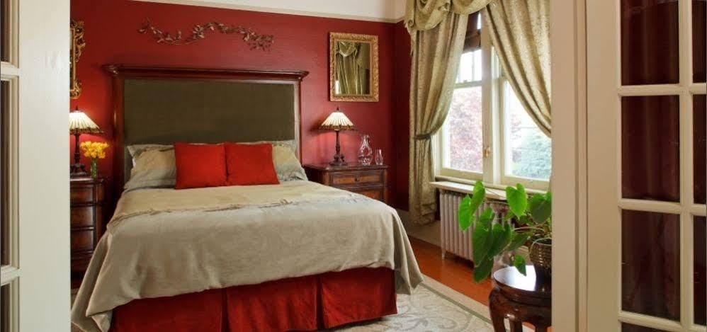 Abbeymoore Manor 5*