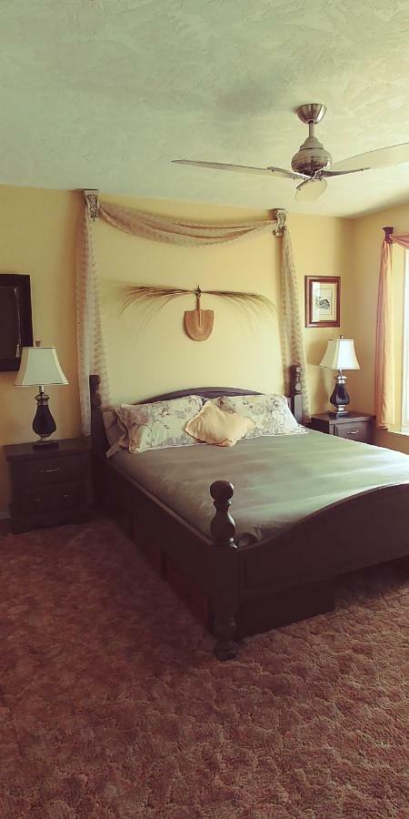 Bed & Breakfast Hemingway's By The Sea Esquimalt