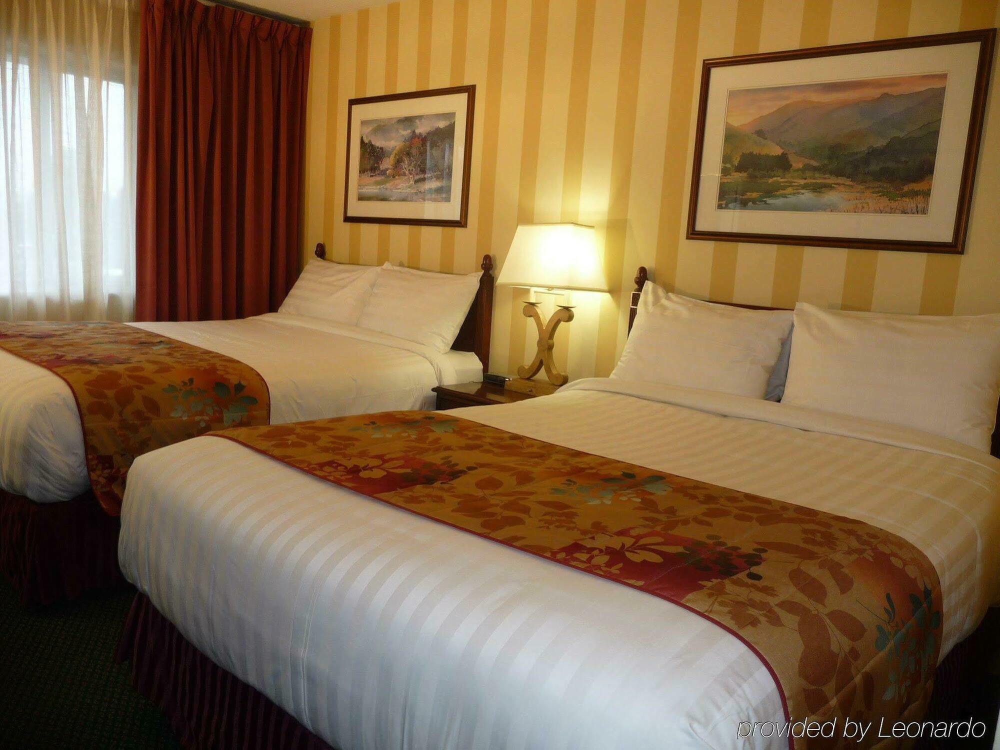 Arbutus Motel 2*