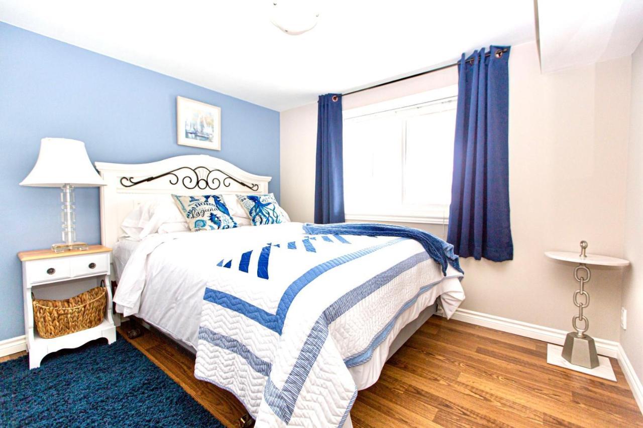 Beach Front Oasis 15 Mins From Downtown Victoria