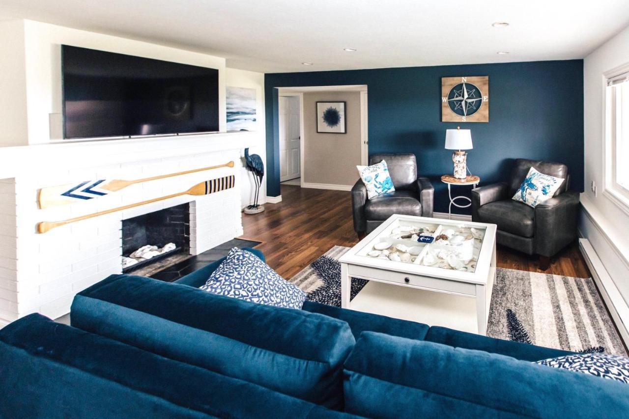 Beach Front Oasis 15 Mins From Downtown * Victoria