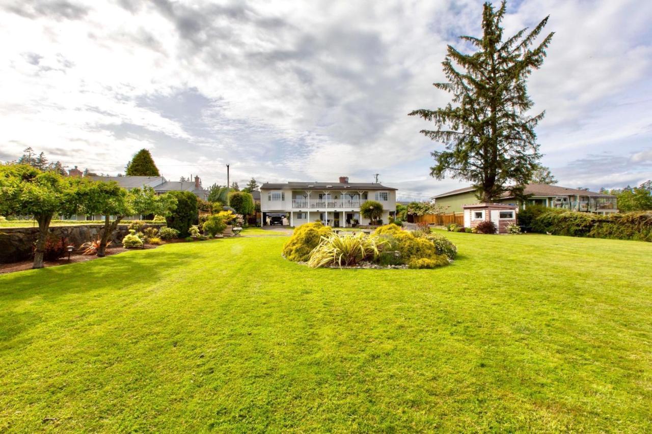Beach Front Oasis 15 Mins From Downtown * Victoria