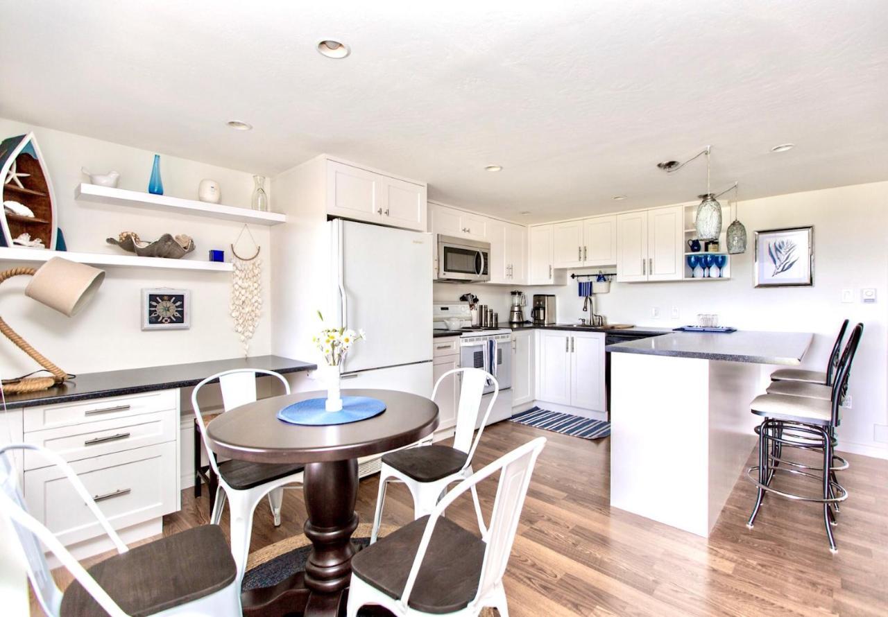 Holiday home Beach Front Oasis 15 Mins From Downtown
